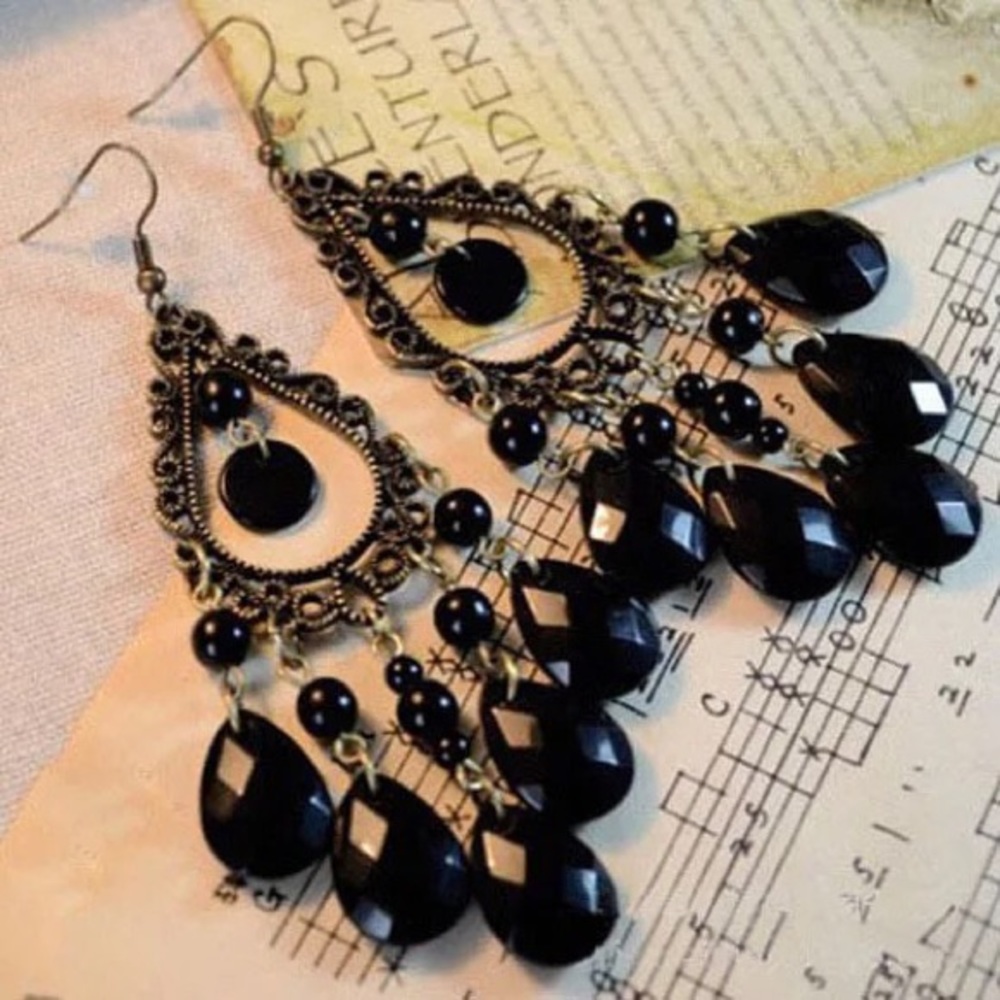 Earrings - Picture 5 of 6